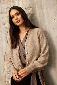 IN FRONT CARDIGAN LOULOU SAND MELANG